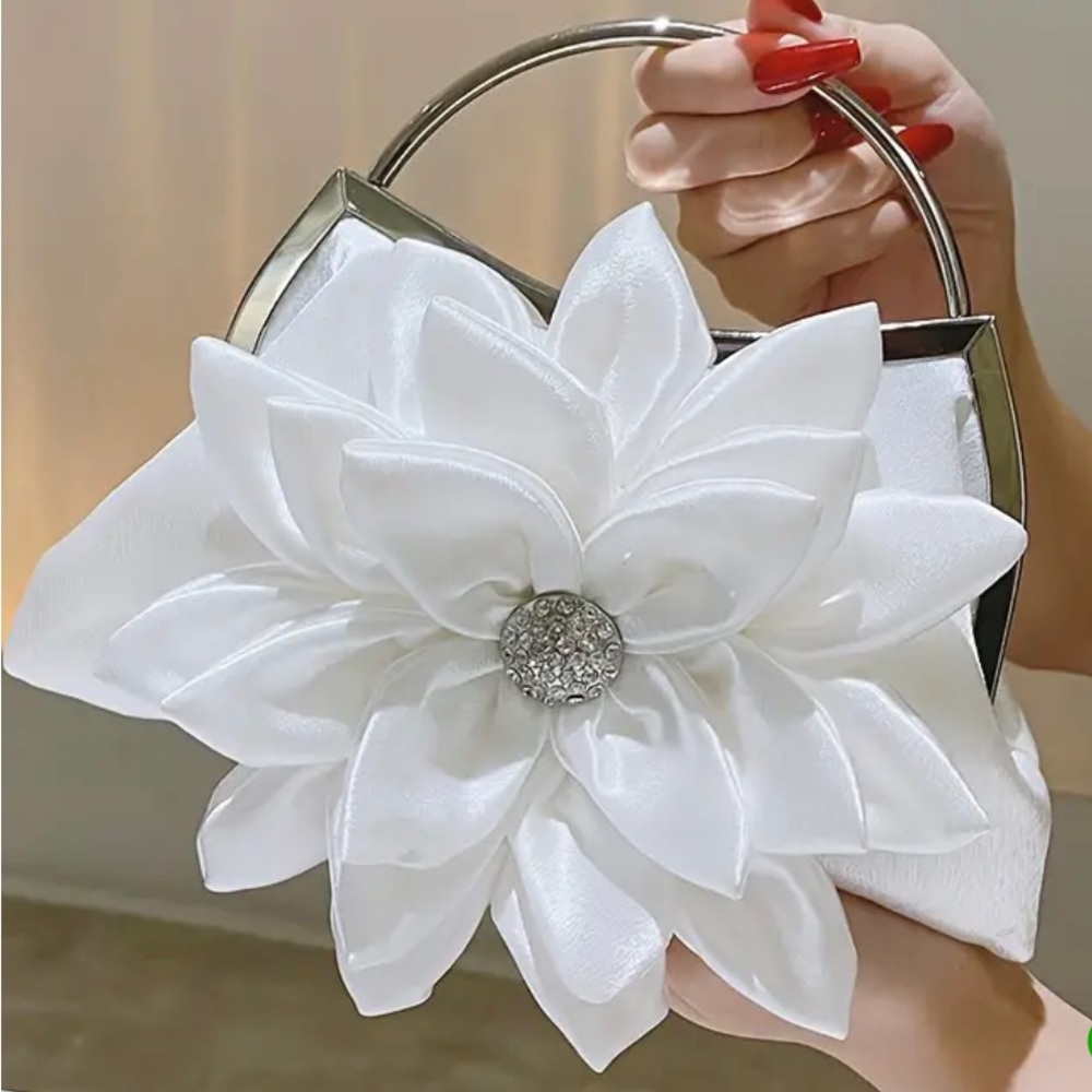 Elegant White Floral Handbag